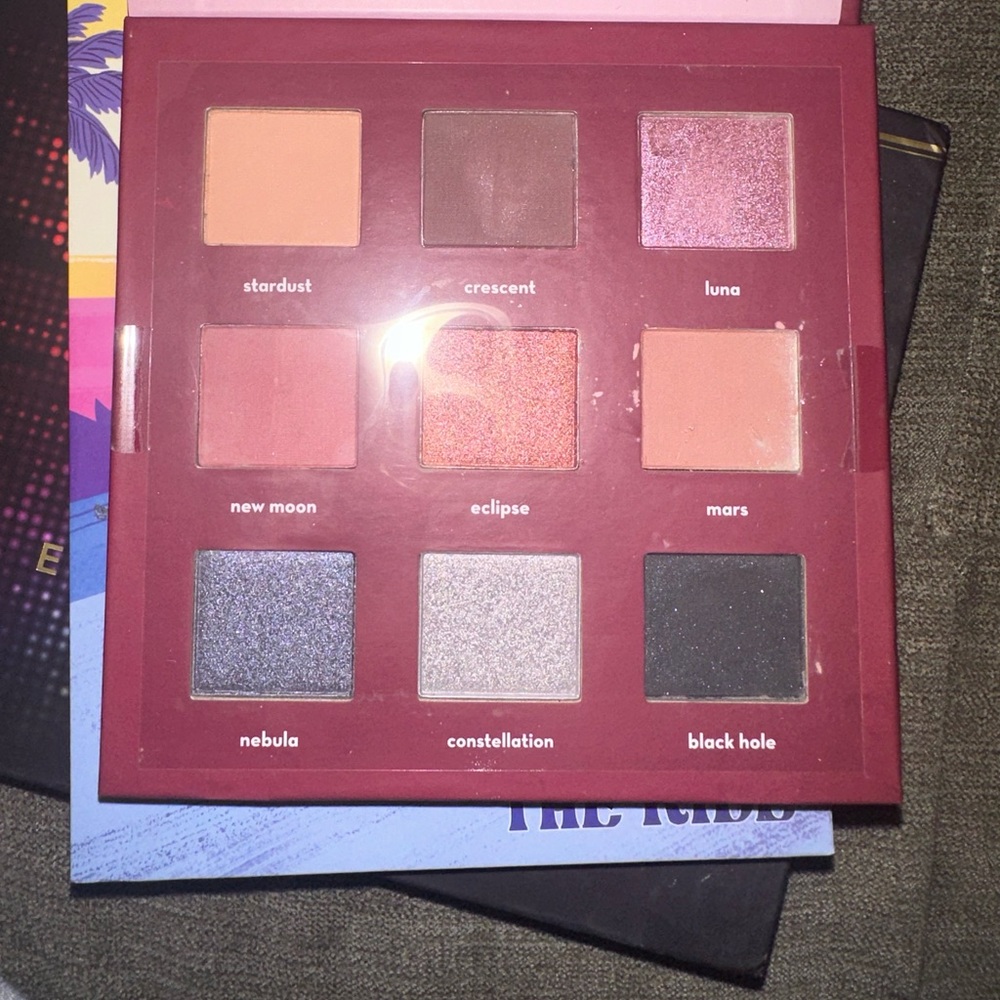 Eye shadow - Picture 2 of 2